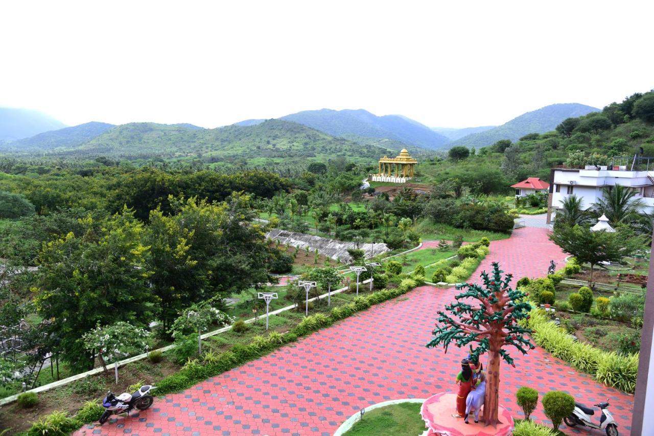 Nirvana Holistic Living Varagampadi Esterno foto